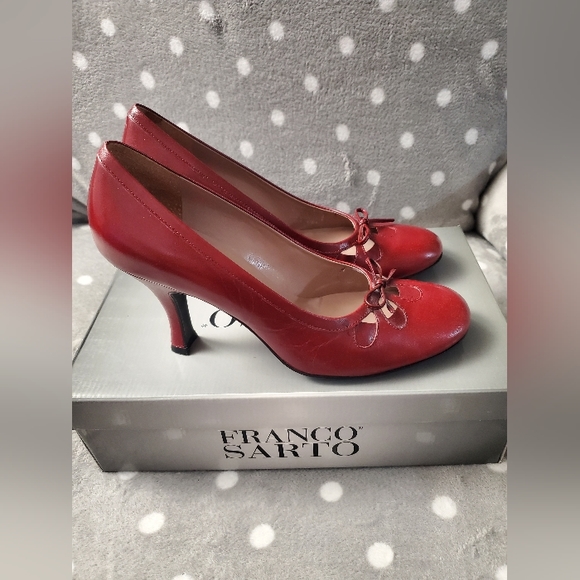 Franko Sarto - Cherry Red Almond Toe pumps - Picture 4 of 13